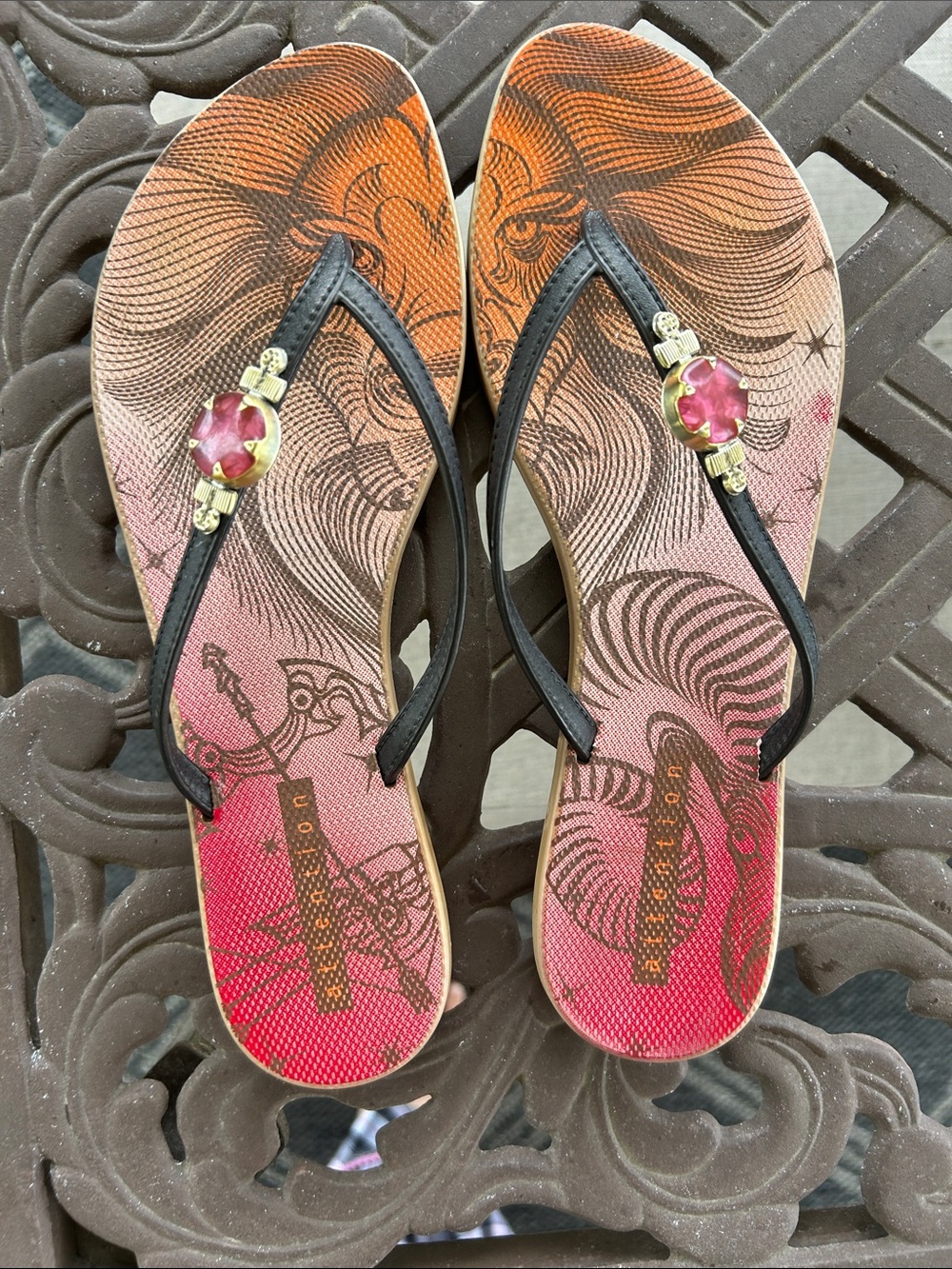 attention Black-Strap Sandals with Pink and Orange Gradient Footbed